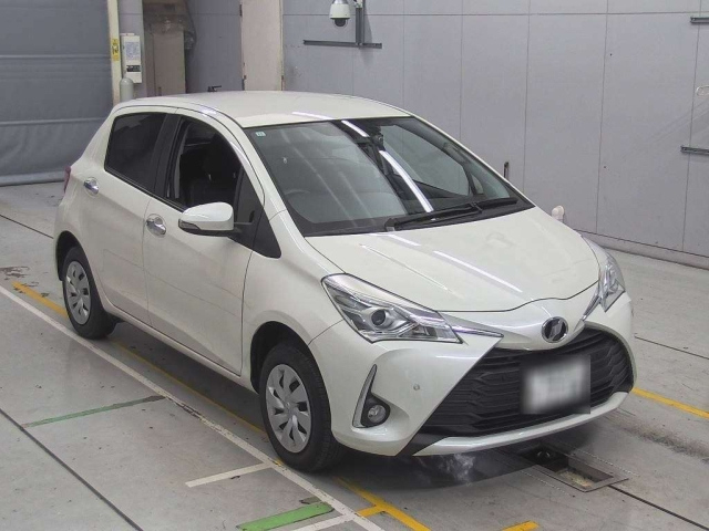 TOYOTA VITZ 2019