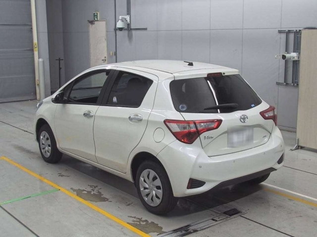 TOYOTA VITZ 2019