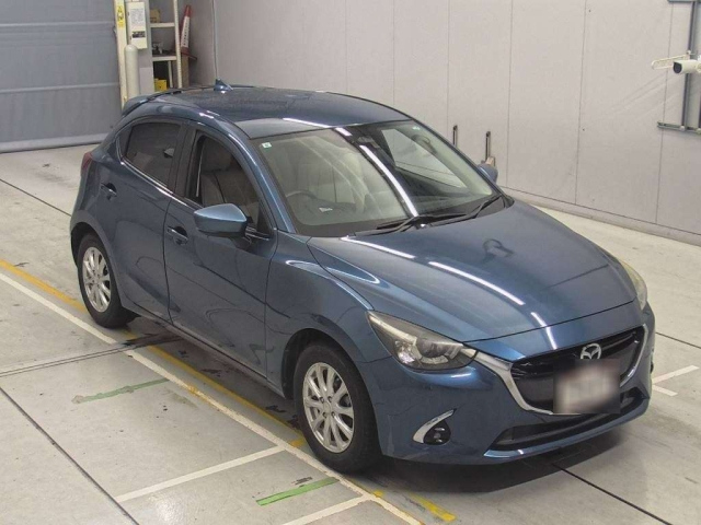MAZDA DEMIO 2017