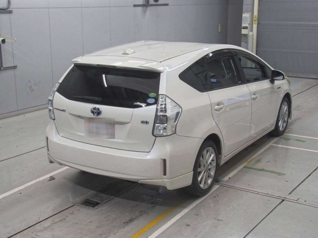 TOYOTA PRIUS ALPHA 2012