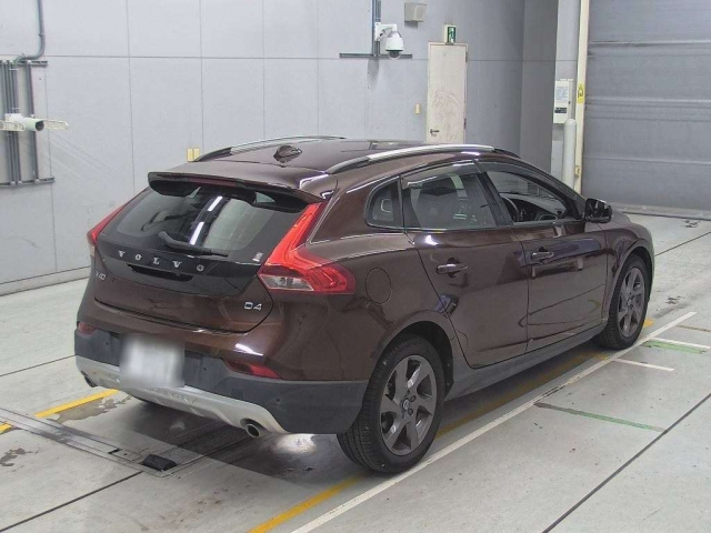 VOLVO V40 2015