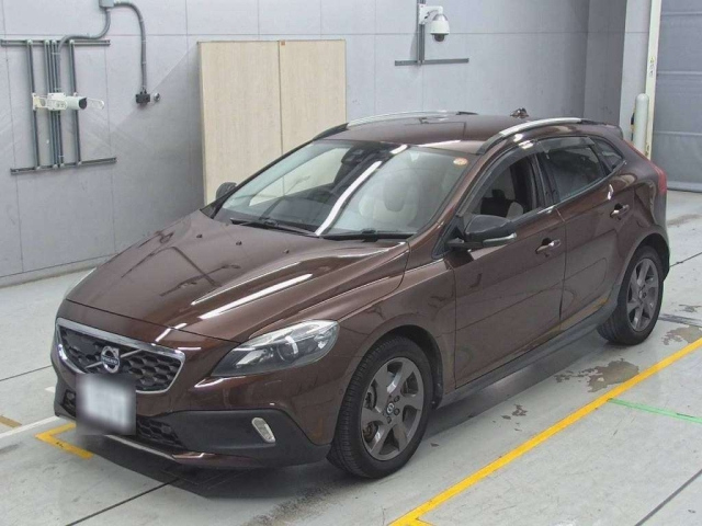 VOLVO V40 2015