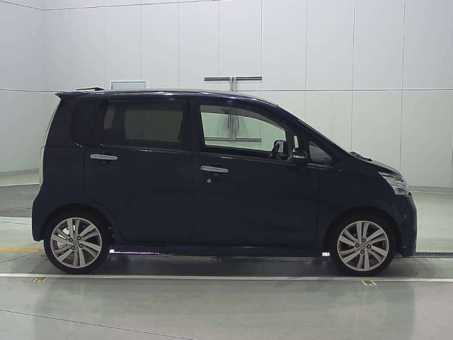 DAIHATSU MOVE 2011