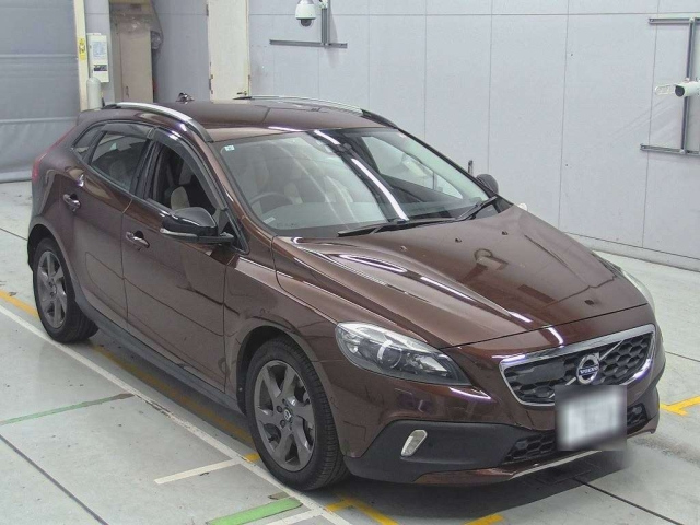 VOLVO V40 2015