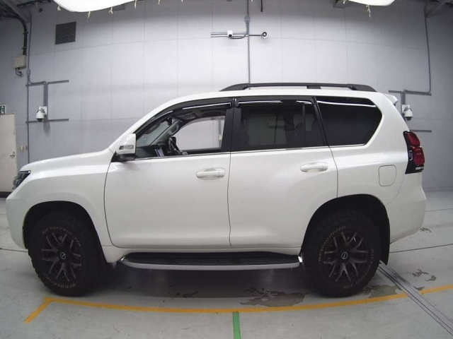 TOYOTA LAND CRUISER PRADO 2020