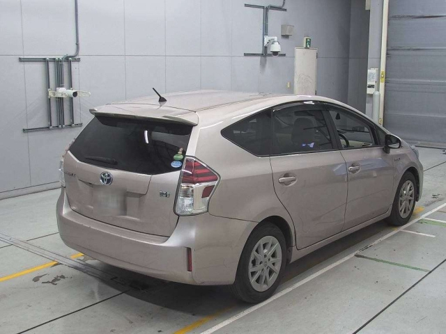 TOYOTA PRIUS ALPHA 2018
