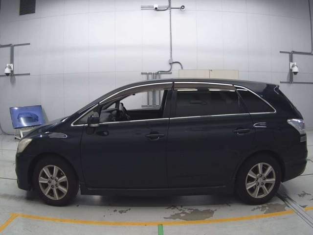 TOYOTA MARK X ZIO 2012