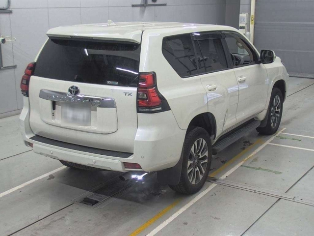 TOYOTA LAND CRUISER PRADO 2023