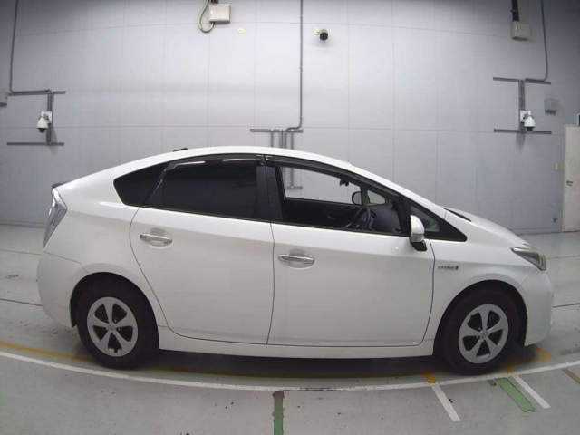 TOYOTA PRIUS 2013