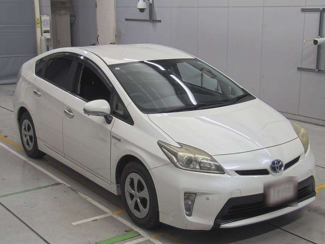 TOYOTA PRIUS 2013