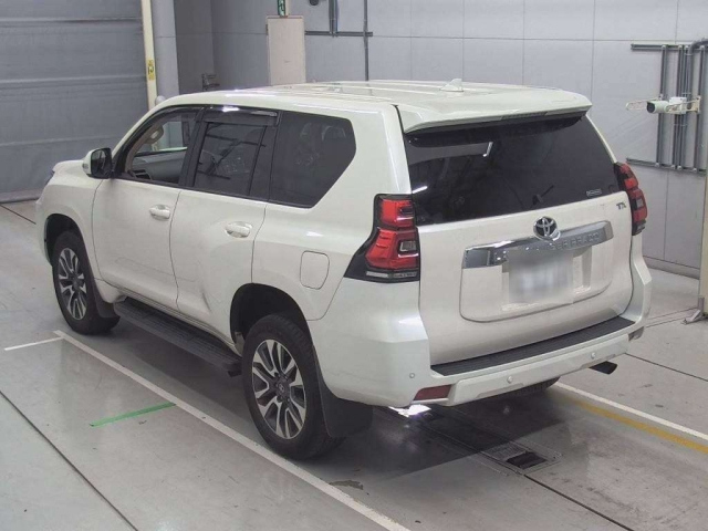 TOYOTA LAND CRUISER PRADO 2023