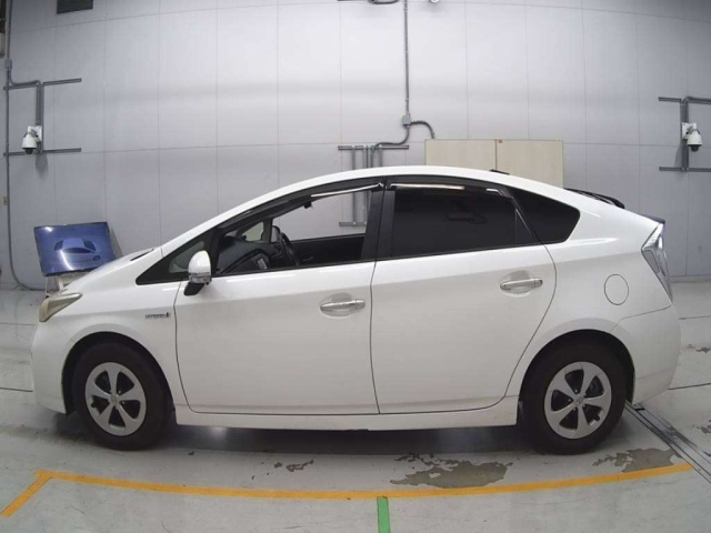 TOYOTA PRIUS 2013
