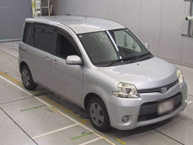 TOYOTA SIENTA 2013
