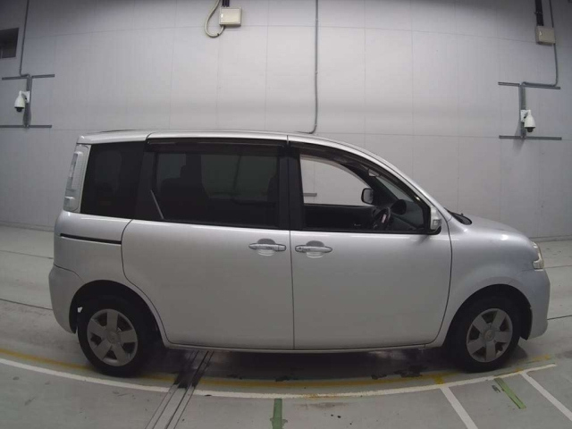 TOYOTA SIENTA 2013