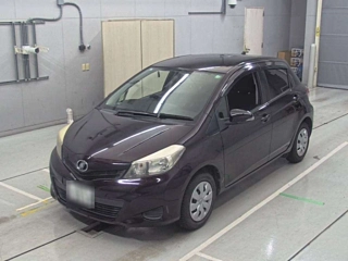 TOYOTA VITZ 2013