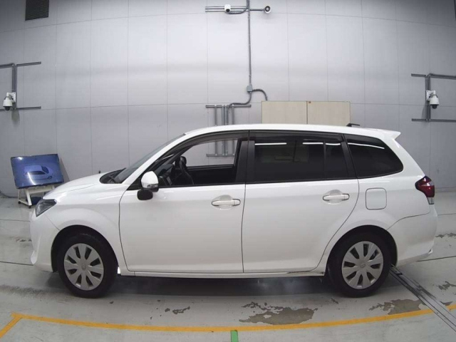 TOYOTA COROLLA FIELDER 2015