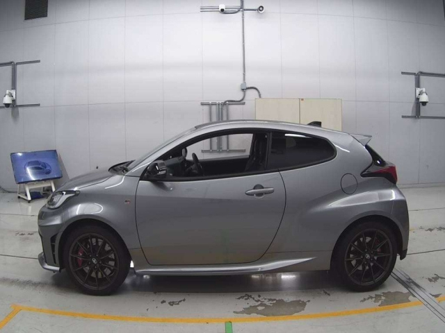 TOYOTA YARIS 2024