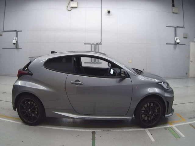 TOYOTA YARIS 2024