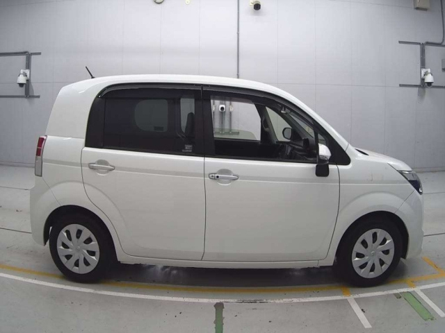 TOYOTA SPADE 2019