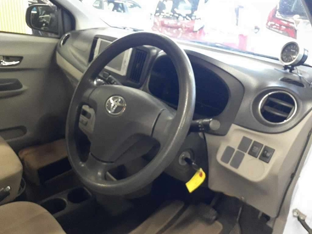 TOYOTA PIXIS EPOCH 2012