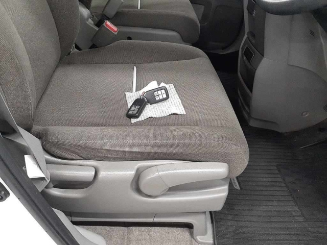 HONDA STEP WAGON 2016