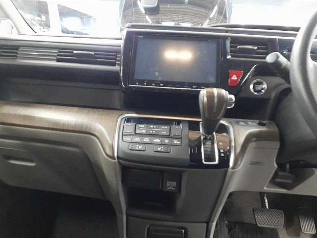 HONDA STEP WAGON 2016