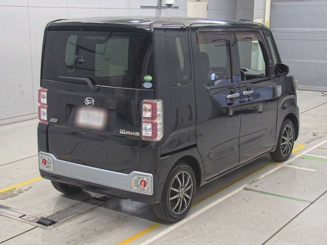 DAIHATSU WAKE 2014