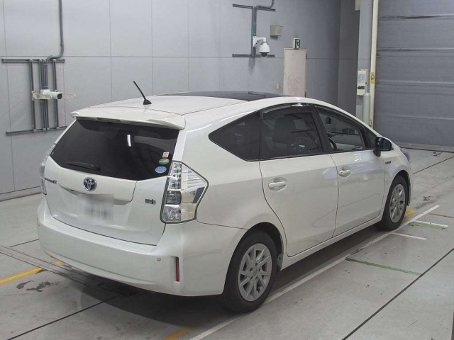 TOYOTA PRIUS ALPHA 2014
