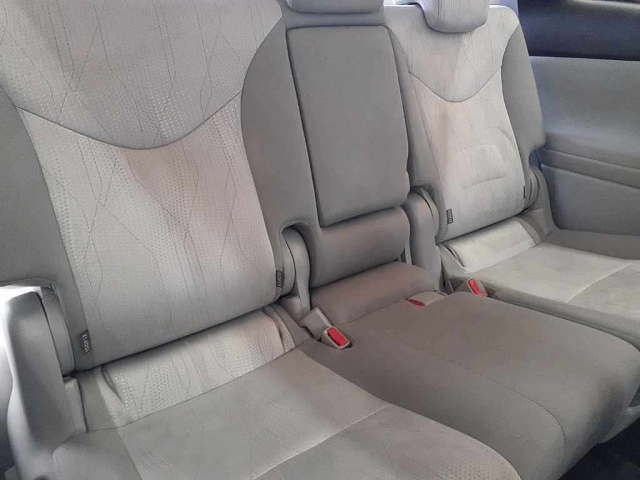 TOYOTA PRIUS ALPHA 2014