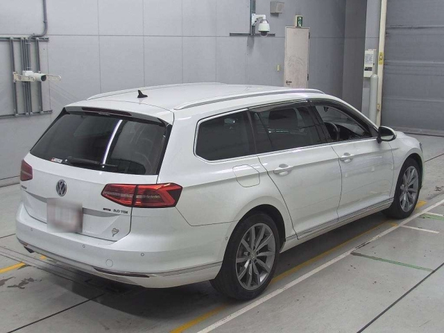 VOLKSWAGEN PASSAT VARIANT 2019