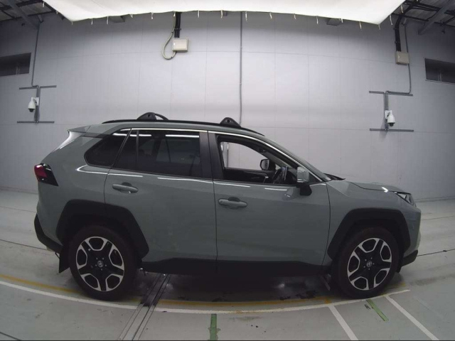 TOYOTA RAV4 2021