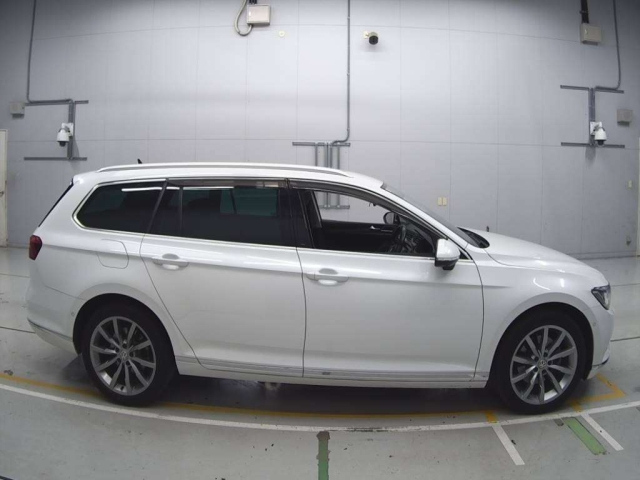 VOLKSWAGEN PASSAT VARIANT 2019