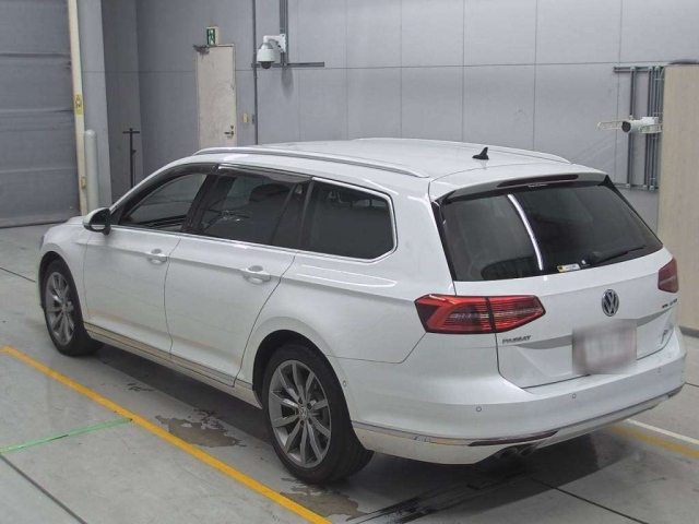 VOLKSWAGEN PASSAT VARIANT 2019