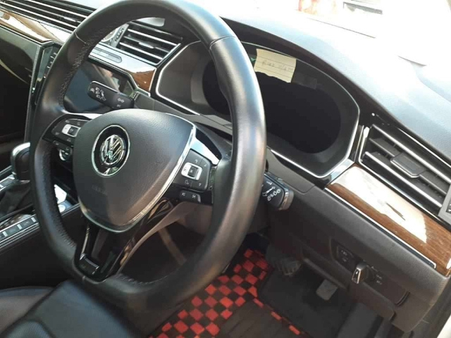 VOLKSWAGEN PASSAT VARIANT 2019