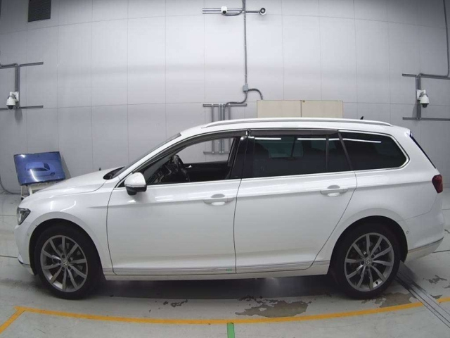VOLKSWAGEN PASSAT VARIANT 2019