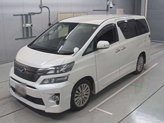 TOYOTA VELLFIRE 2013