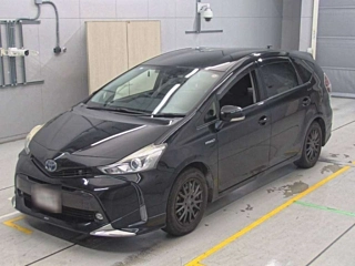 TOYOTA PRIUS ALPHA 2014