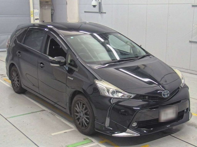 TOYOTA PRIUS ALPHA 2014