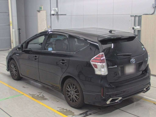 TOYOTA PRIUS ALPHA 2014