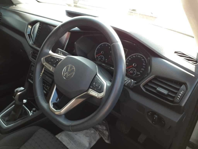 VOLKSWAGEN T-CROSS 2023