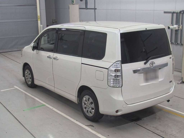 TOYOTA NOAH 2012
