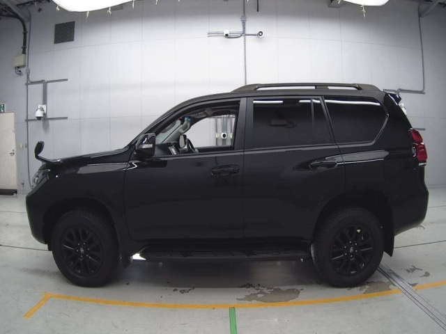 TOYOTA LAND CRUISER PRADO 2022