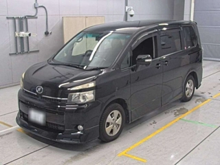 TOYOTA VOXY 2011