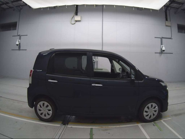TOYOTA SPADE 2012