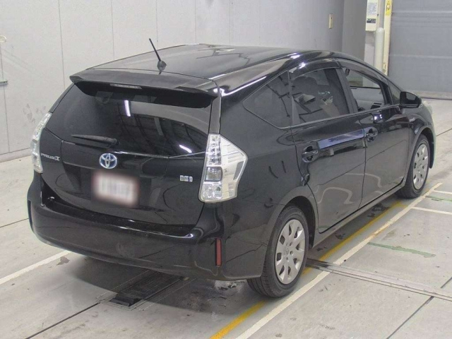 TOYOTA PRIUS ALPHA 2012