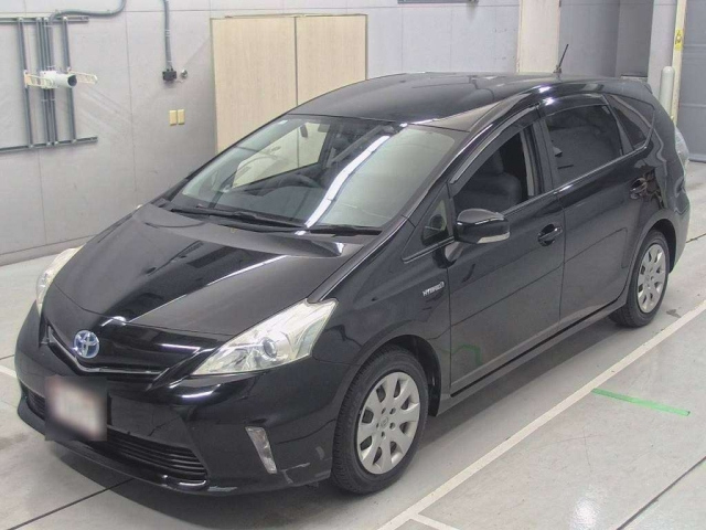 TOYOTA PRIUS ALPHA 2012