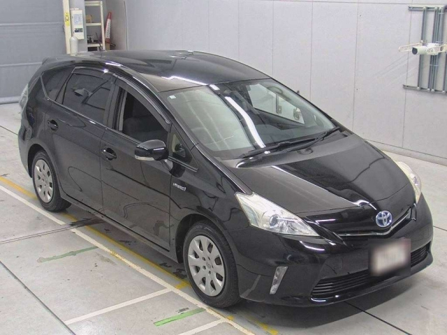 TOYOTA PRIUS ALPHA 2012