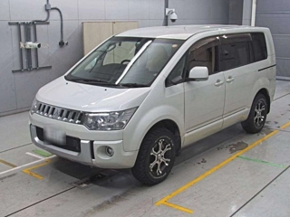 MITSUBISHI DELICA D5 2013