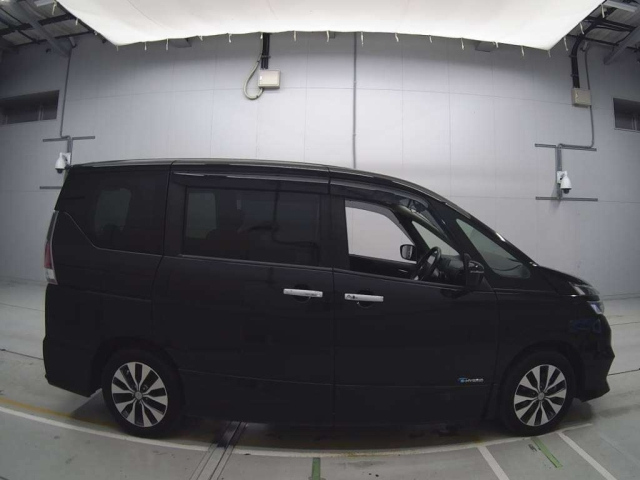 NISSAN SERENA 2017