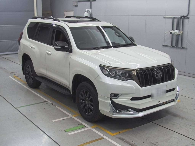 TOYOTA LAND CRUISER PRADO 2021